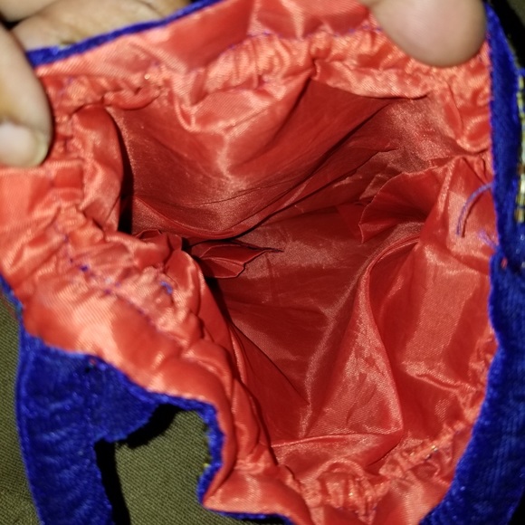 Velvet Drawstring Handbag - Picture 2 of 6